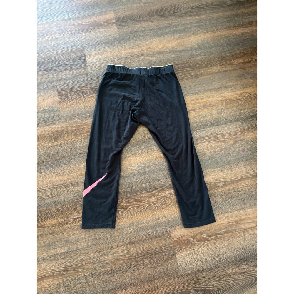 Nike Capri Leggings - Picture 2 of 3